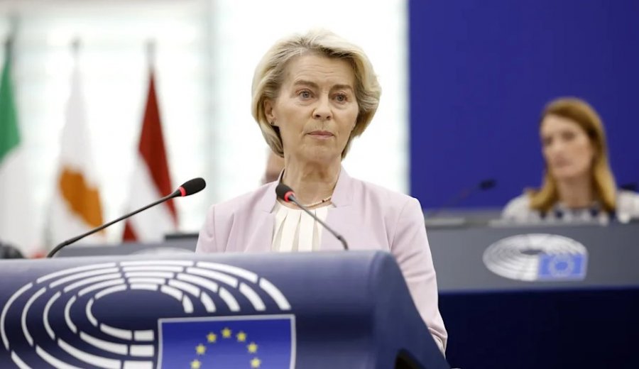 Ursula von der Leyen i shpëton kryengritjes, dështon mocioni në Parlamentin Europian