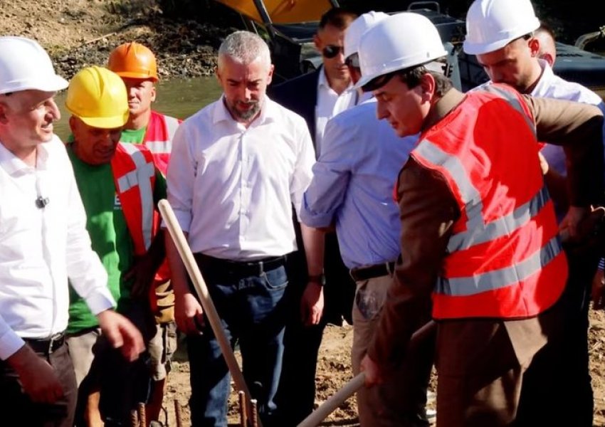 Prokuroria thotë se po e heton kontratën për ndërtimin e urave të reja në Mitrovicë