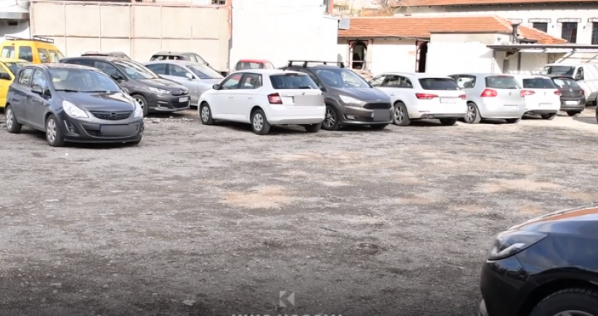 Rrëmuja me parkingje në Prishtinë, komuna merr masa