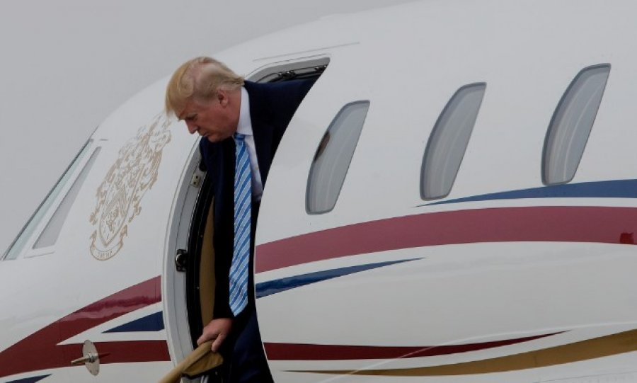 Trump udhëton për në Teksas pas përmbytjeve që vranë 120 persona dhe lanë 160 të zhdukur