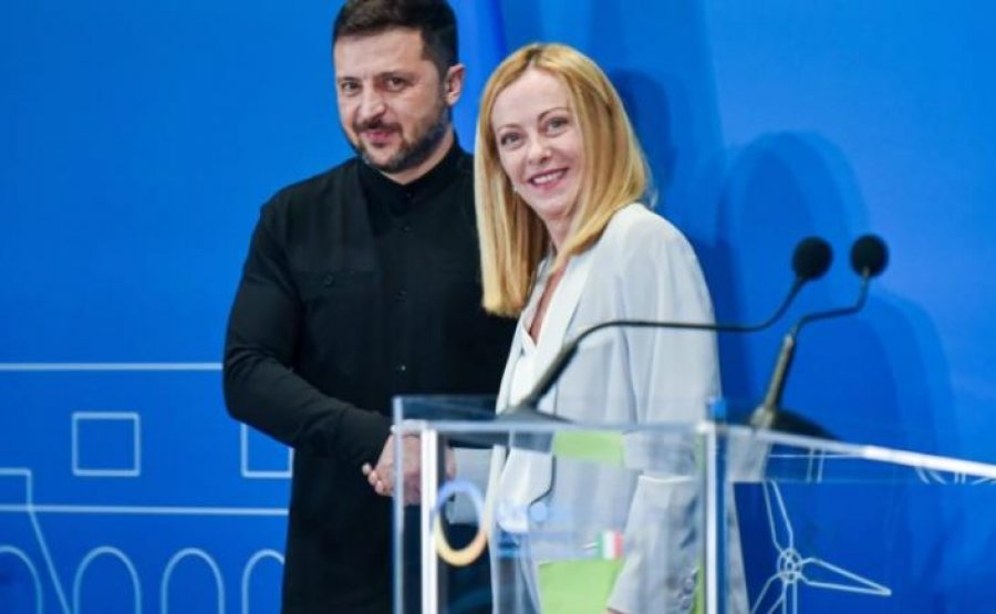 Romë, Meloni dhe Zelensky nënshkruajnë marrëveshjen 10 miliardë euro për Ukrainën