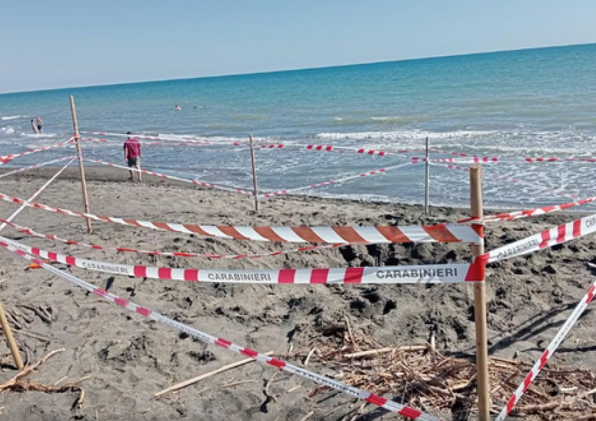 E rëndë/ Vdiq i varrosur nën rërë, rrëfimi tronditës i babait: Nuk bërtiti, isha dy metra larg dhe nuk e kuptova fare
