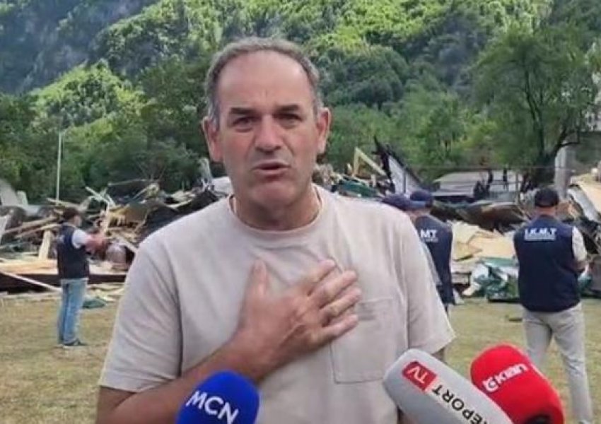 Turisti: Po flija kur erdhën duke bërtitur dilni jashtë, sendet e mia janë ende nën rrënoja