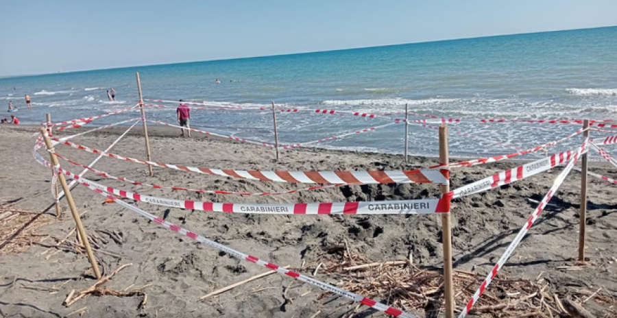 E rëndë/ Vdiq i varrosur nën rërë, rrëfimi tronditës i babait: Nuk bërtiti, isha dy metra larg dhe nuk e kuptova fare