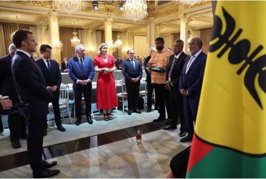 Arrihet marrëveshja historike/ Franca bie dakord për krijimin e shtetit të ri, 'Kaledonia e Re'