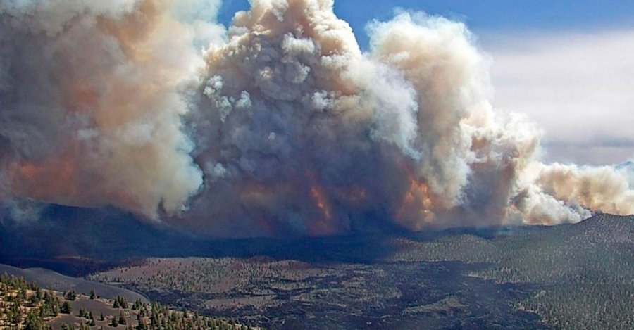 Zjarr i fuqishëm dhe temperatura ekstreme në Arizona, evakuuime pranë ‘Grand Canyon’
