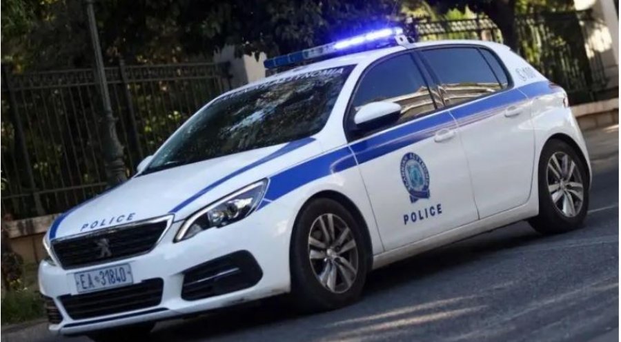 Mediat greke: Tentoi të rrëmbejë vajzën nga nëna e saj dhe fshihet në pyll, policia prangos 48-vjeçarin shqiptar
