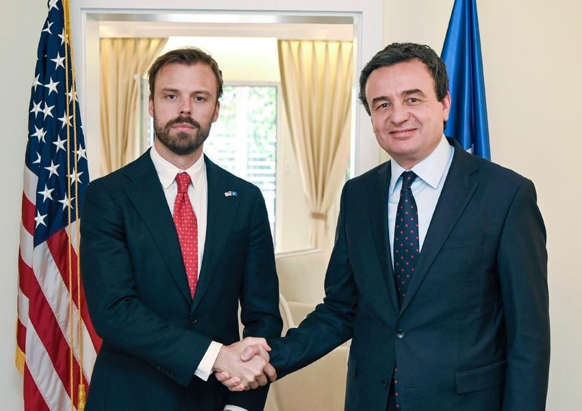 Takimi i Kurtit me zyrtarin e lartë të DASH, zbardhen detajet dhe porositë