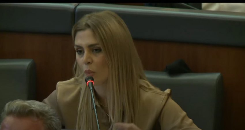 Deliu thotë se RTK po censuron deputetët e ish-opozitës: Ndërpreu transmetimin kur po mbanim fjalimet
