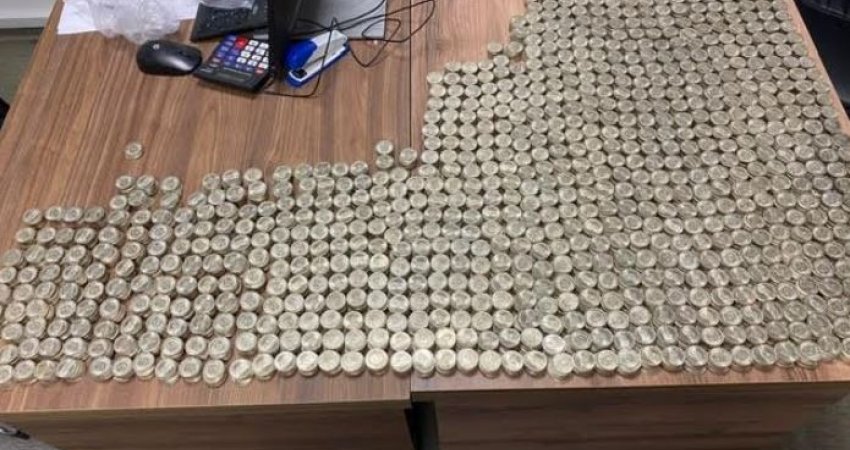 Sekuestrohen mbi 16 mijë franga të falsifikuara në Han të Elezit, në pranga një person