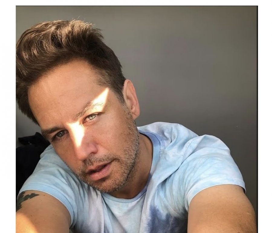 Anthony Kavanagh rrëfen errësirën pas famës në librin ‘Pop Scars’