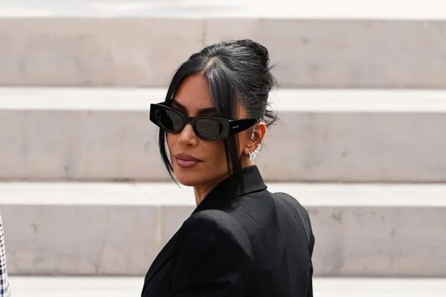 Fansat mendojnë se Kim Kardashian bleu çantën origjinale Birkin - Ja përse