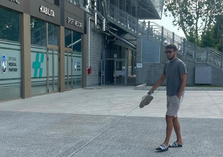 Në dilemë mes Championsit dhe milionave nga Katari, Gjimshiti shfaqet në klinikën e klubit