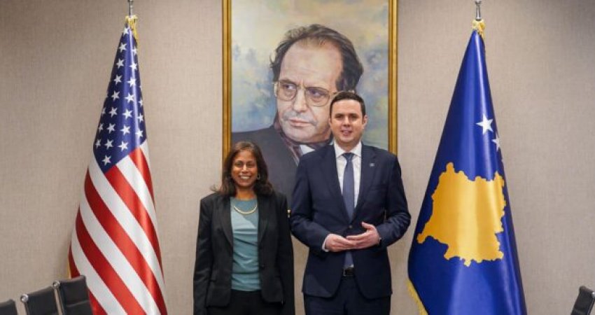 Konfirmohet takimi i Abdixhikut dhe diplomates amerikane
