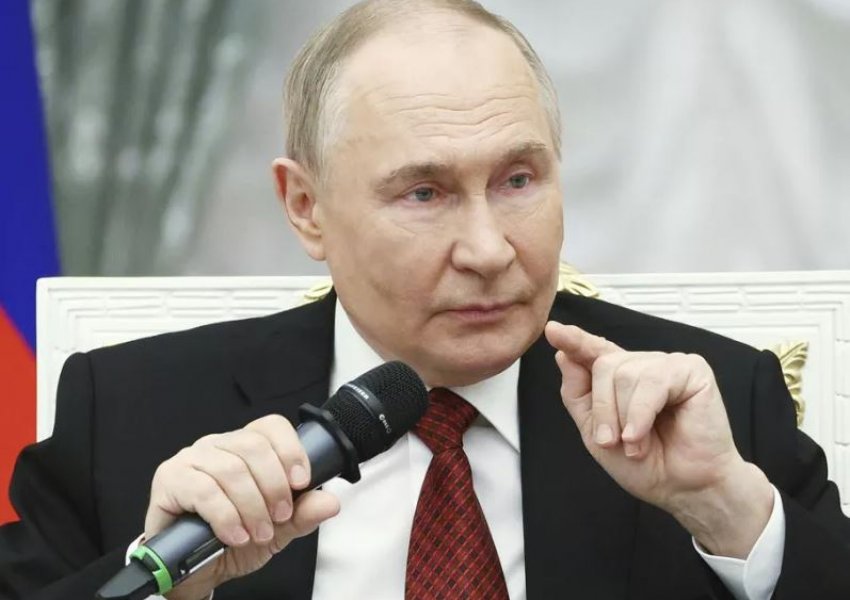 Reuters: Putin synon të vazhdojë derisa Perëndimi të ulet në tryezën e bisedimeve sipas kushteve të tij
