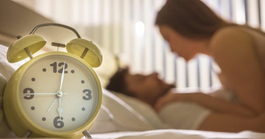 Sa zgjat seksi ideal? Ja minutat e nevojshme që një femër të përjetojë kënaqësi maksimale