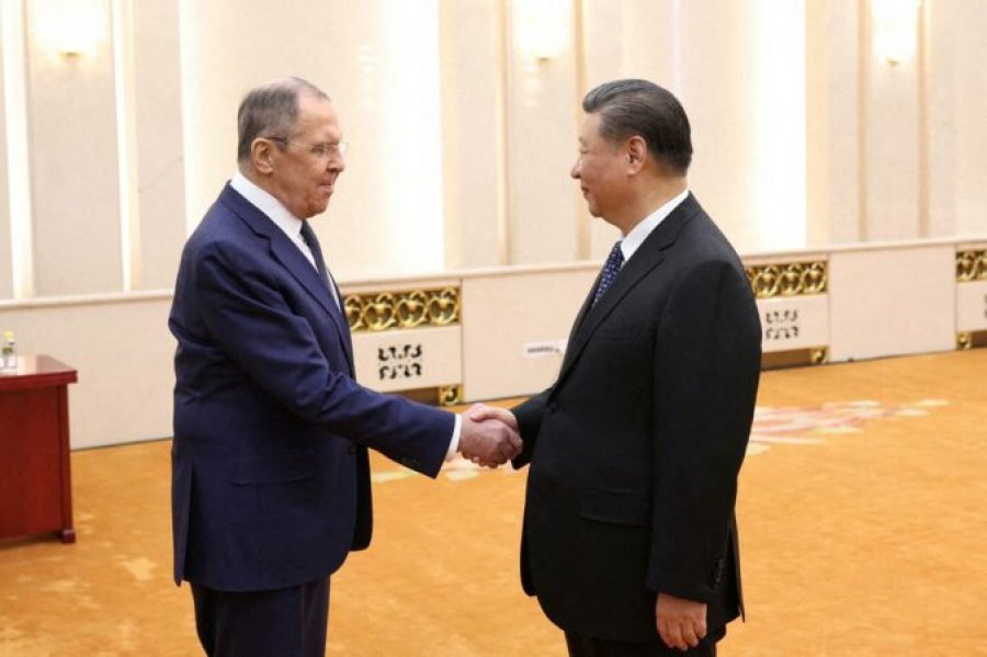 Ministri i Jashtëm rus Lavrov takim me Xi Jinping, diskutime për kontaktet dypalëshe dhe vizitën e Putin në Kinë