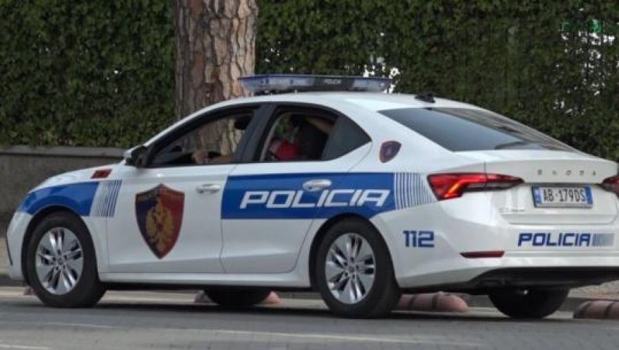 Ishte shpallur në kërkim për prodhim dhe shitje të narkotikëve, arrestohet 20-vjeçari në Tiranë