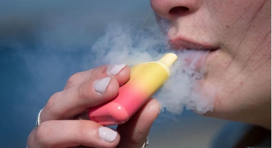 Rënie e përdorimit të cigareve elektronike tek të rinjtë australianë pas ndalimit të qeverisë