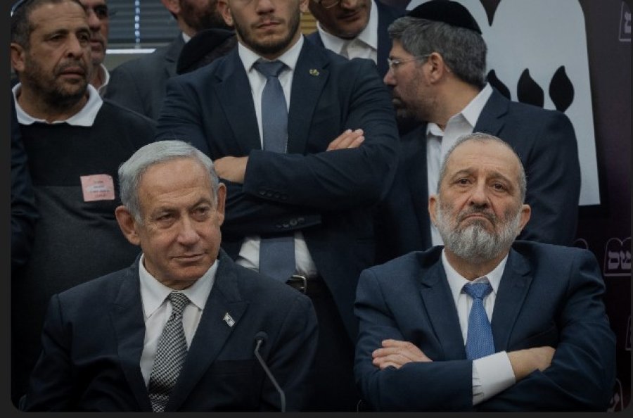 Partnerët e koalicionit braktisin qeverinë e Netanyahut mes negociatave për armëpushim me Hamasin