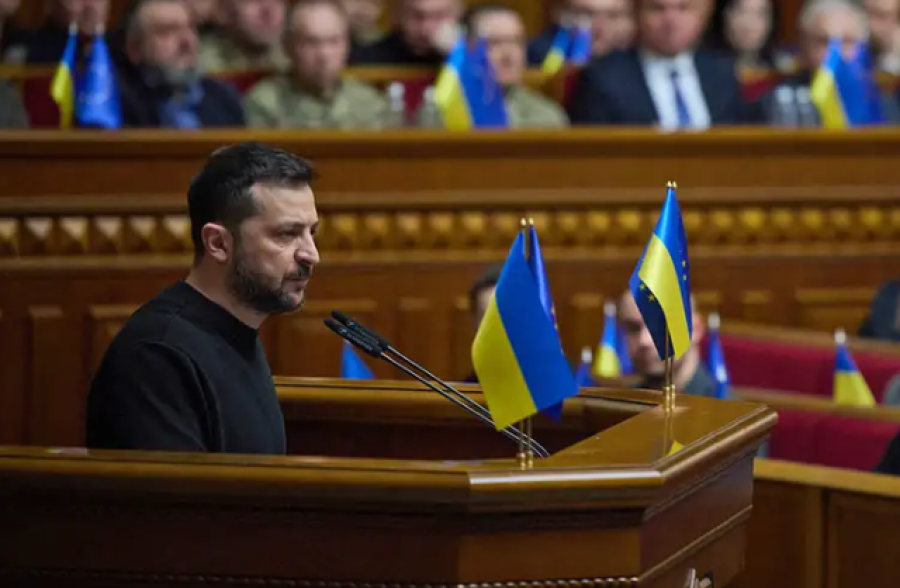 Pse presidenti Zelenskyy po ndryshon qeverinë në Ukrainë?