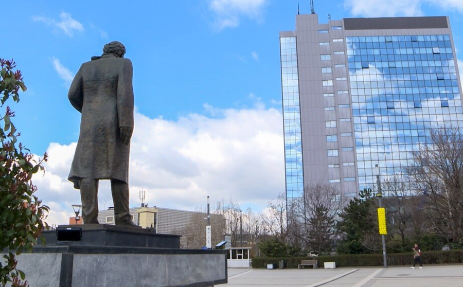 Nga fiskalizimi tek urat, vendimet e Qeverisë në detyrë të Kosovës vihen në pikëpyetje