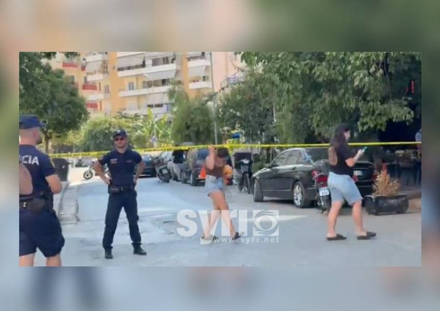 Sarandë/ Të plagosurve iu gjendet një armë zjarri pistoletë në çantën e krahut 