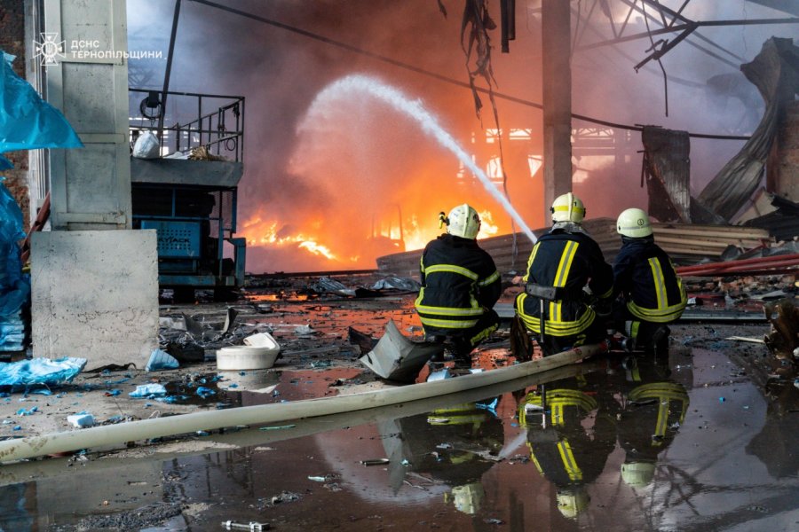 Rusia sulmon një qendër tregtare në Donetsk, raportohet për viktima! Kievi: U përdor bombë me peshë 500 kg