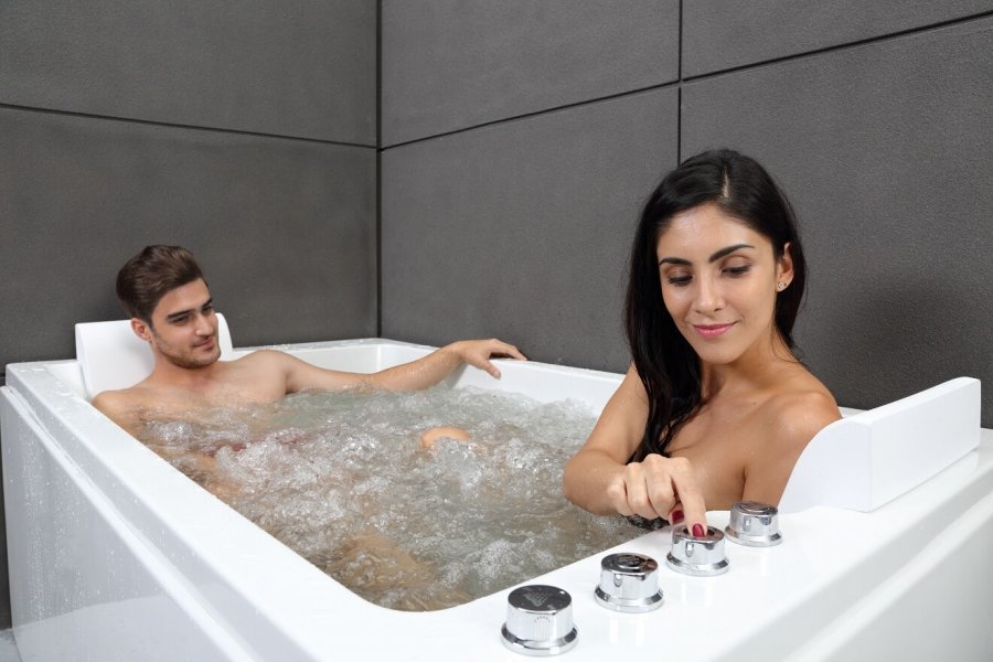 Është më mirë hidromasazhi apo sauna? Përgjigjen e jep ky studim i ri