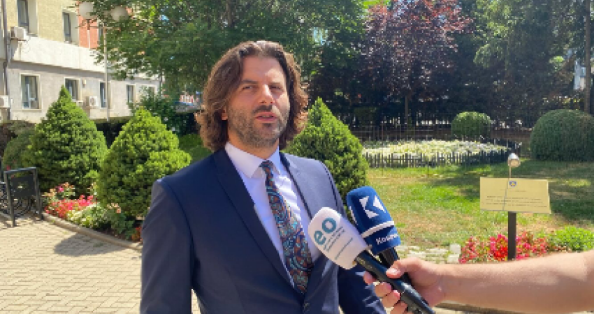 Kraki: Vonesa e institucioneve nuk i konvenon askujt