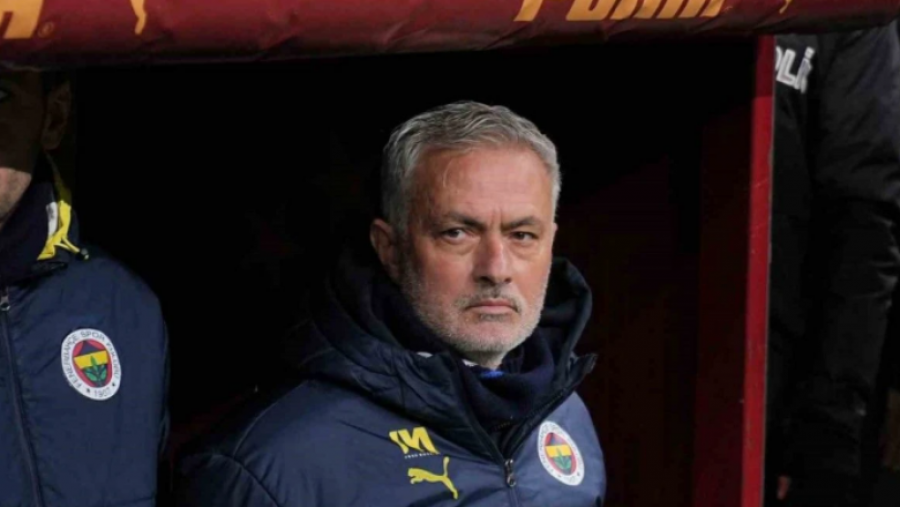 Mourinho do tre lojtarë të PSG-së te Fenerbahce