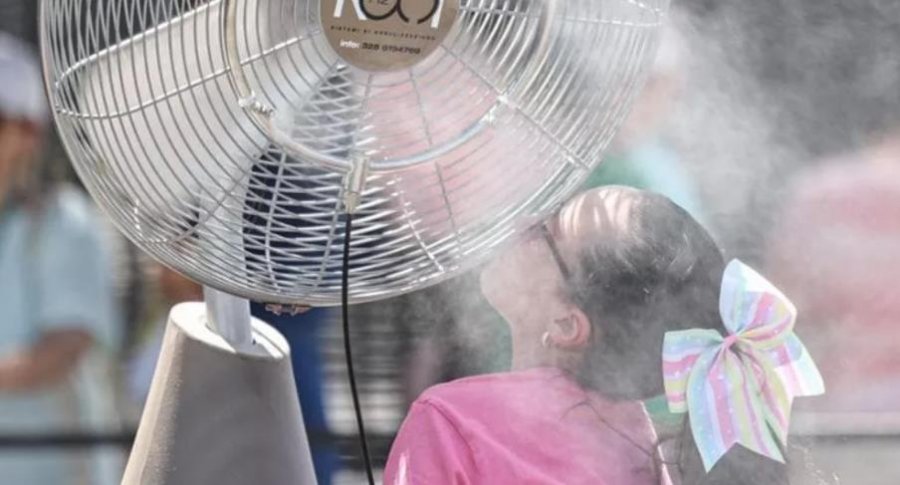 Italia mes dy ekstremesh/ Stuhi në veri, temperatura përvëluese në jug