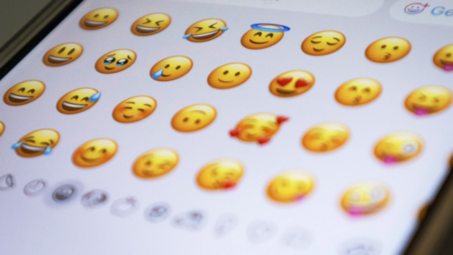 Në shtator, 4 mijë emoji për përdoruesit