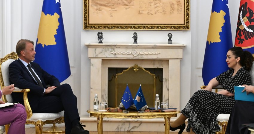 Osmani takon shefin e Zyrës së BE-së, flasin për çështjen e konstituimit të Kuvendit