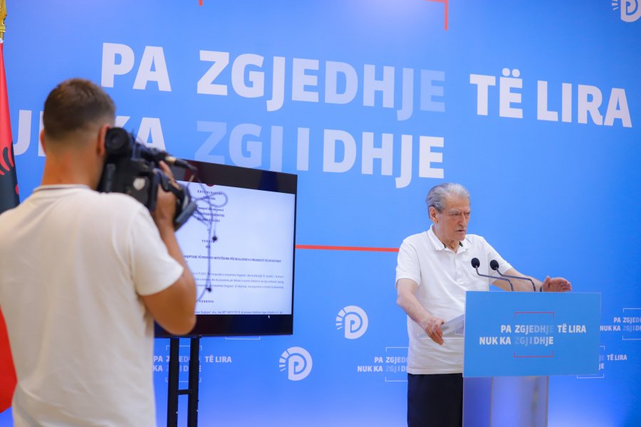Karteli Troplini merr stadiumin e Durrësit për ndërtim kullash/ Berisha: Vendimi u firmos nga Balluku, kompanitë e Elvis Doçit nuk janë sekuestruar