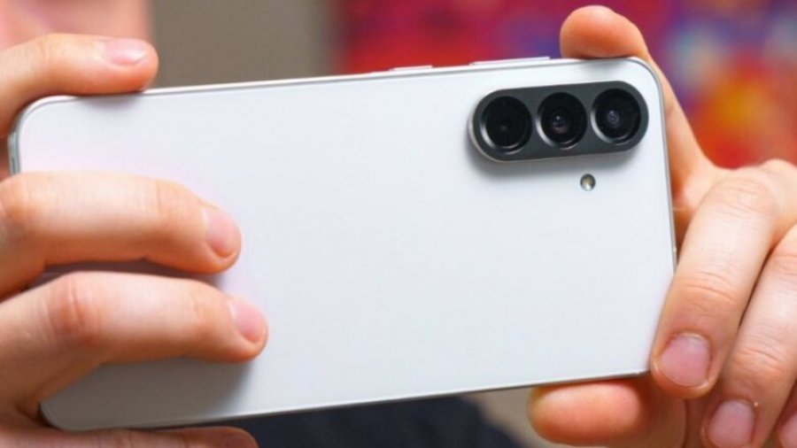 Dërgesat globale të telefonave inteligjentë ‘mezi rriten’ në tremujorin e dytë, Samsung ruan epërsinë