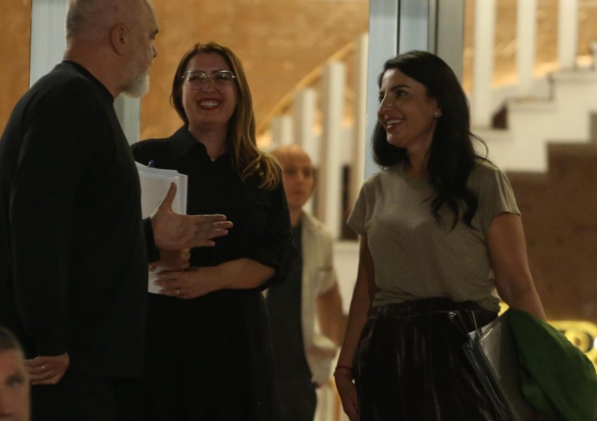 FOTO/ Si heshtën miqtë e Erion Veliajt në sakrifikimin e tij politik