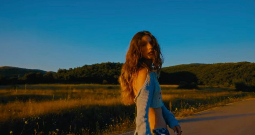 Rindaya debuton në muzikë me një stil të veçantë – publikohet projekti i saj i parë