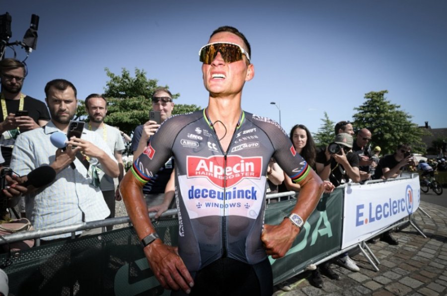 ‘Tour de France 2025’/ Mathieu Van der Poel braktis garën përpara etapës së 16-të