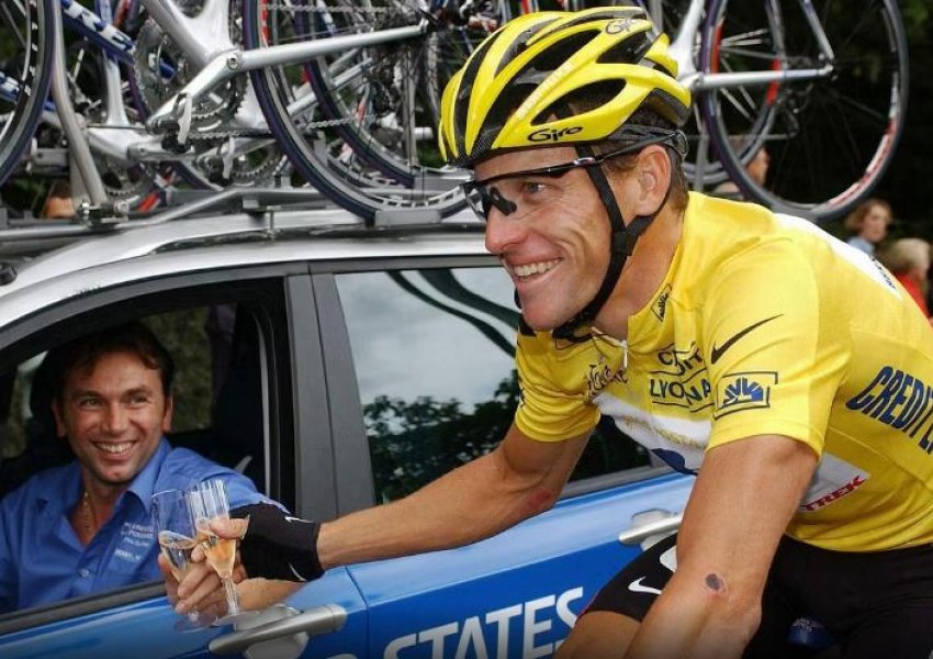 Skandal në Tour de France: Bruyneel shfaqet në zonën e ekipeve, pavarësisht skualifikimit të përjetshëm për doping