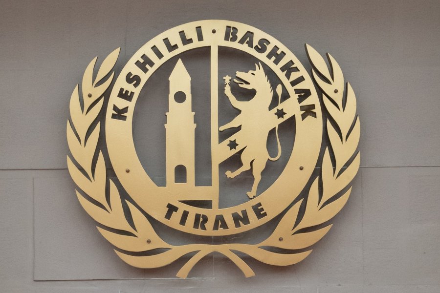 Këshilltarët e PD dorëzojnë kërkesën: Të njoftohen mediat për mbledhjen e Këshillit Bashkiak të Tiranës