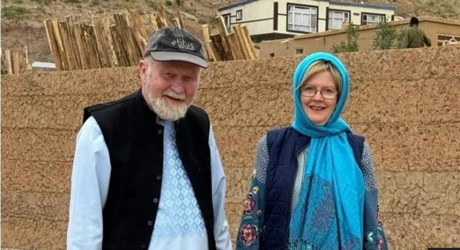Alarm për jetën e çiftit britanik të ndaluar nga talebanët në Afganistan: Djali i tyre frikësohet se mund të vdesin në burg