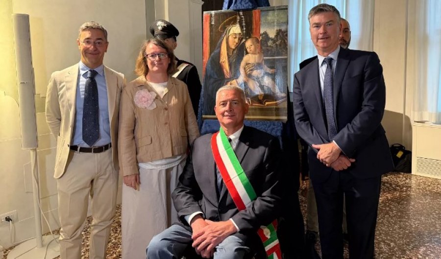 'Madona dhe Fëmija'/ Rikthehet në Itali pas 51 vitesh piktura e vjedhur e Antonio Solarios