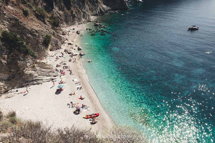 Ra nga shkëmbi gjatë zbritjes me litar/ Ndërron jetë turistja holandeze në Himarë, plagoset francezja