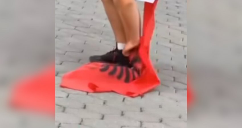 Policia konfirmon rastin e përdhosjes së flamurit kombëtar në Suharekë nga dy të mitur