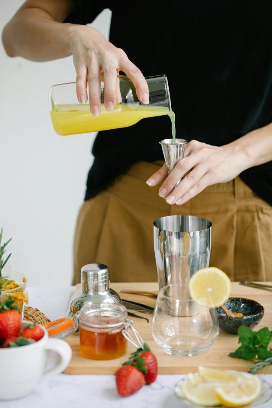 10 pijet bimore që zëvendësojnë 'energji-drink'-et industriale