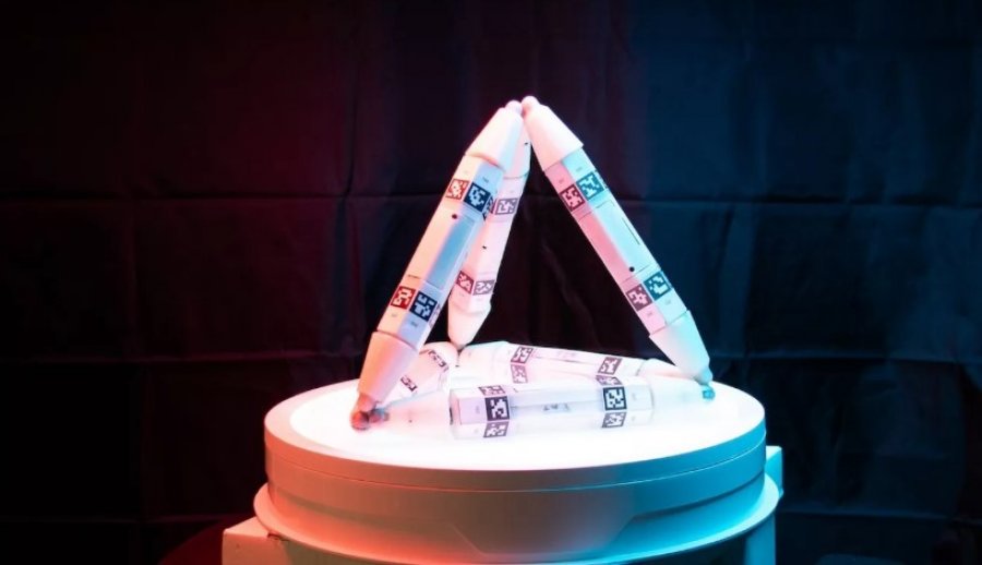 Robot kanibal? Shkencëtarët zhvillojnë një robot që mund të rritet dhe shërohet duke ngrënë të tjerë