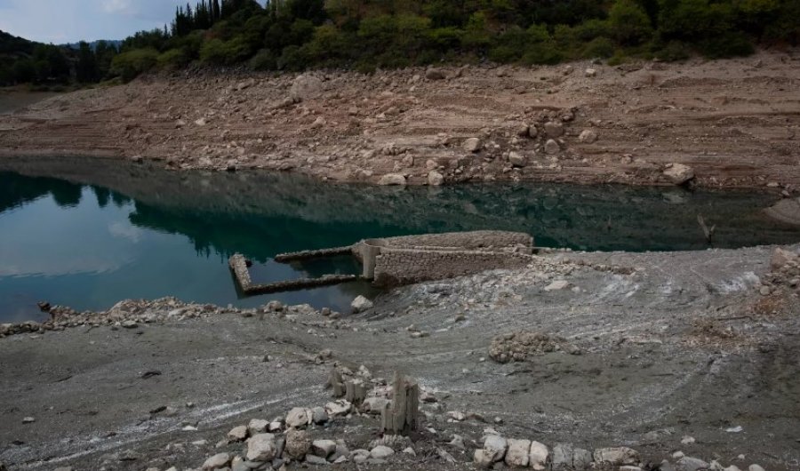 Greqia përballet me krizën e ujit: Qeveria prezanton planin kombëtar për menaxhimin e burimeve ujore