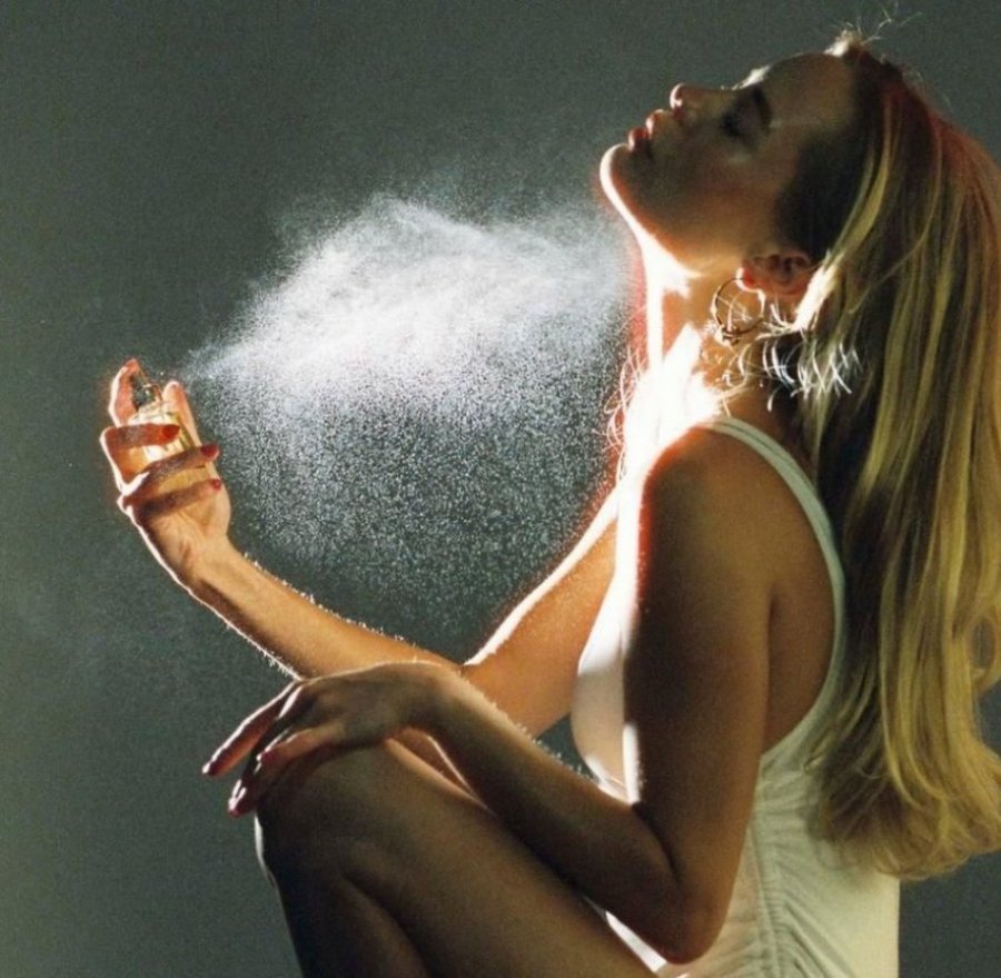 Ekspertët zbulojnë truket për të ruajtur aromën e parfumit gjatë gjithë ditës