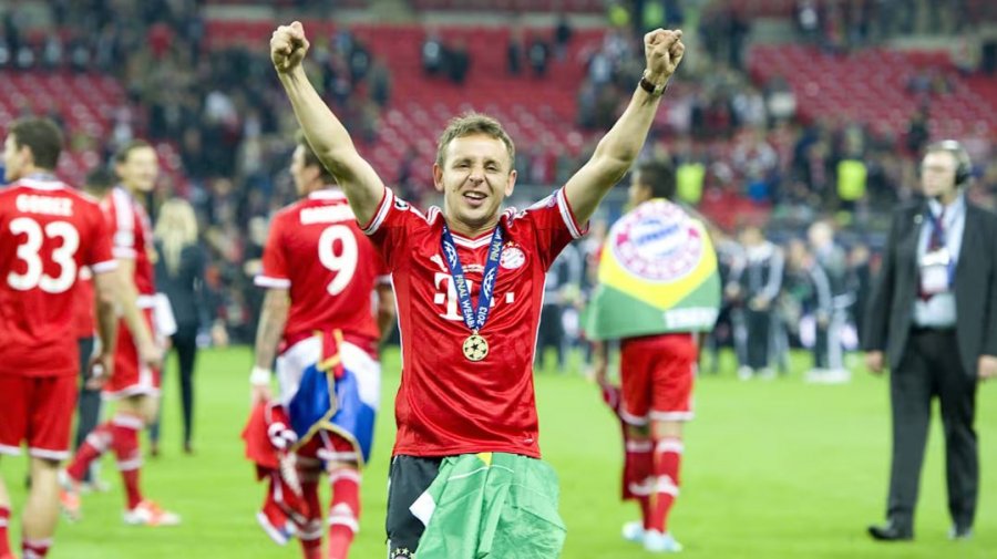 Lamtumira e një legjende, Rafinja tërhiqet nga futbolli i luajtur
